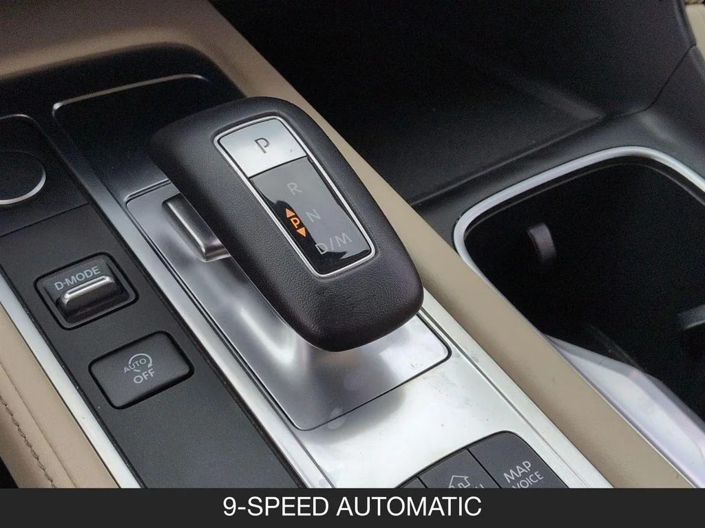 Used 2025 Silver INFINITI LUXE image 21