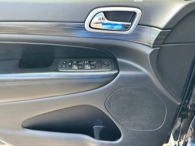 Used 2022 Black Jeep Laredo X image 22