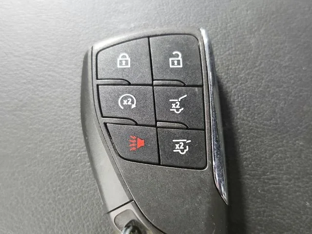 Used 2025 White Chevrolet Z71 image 14