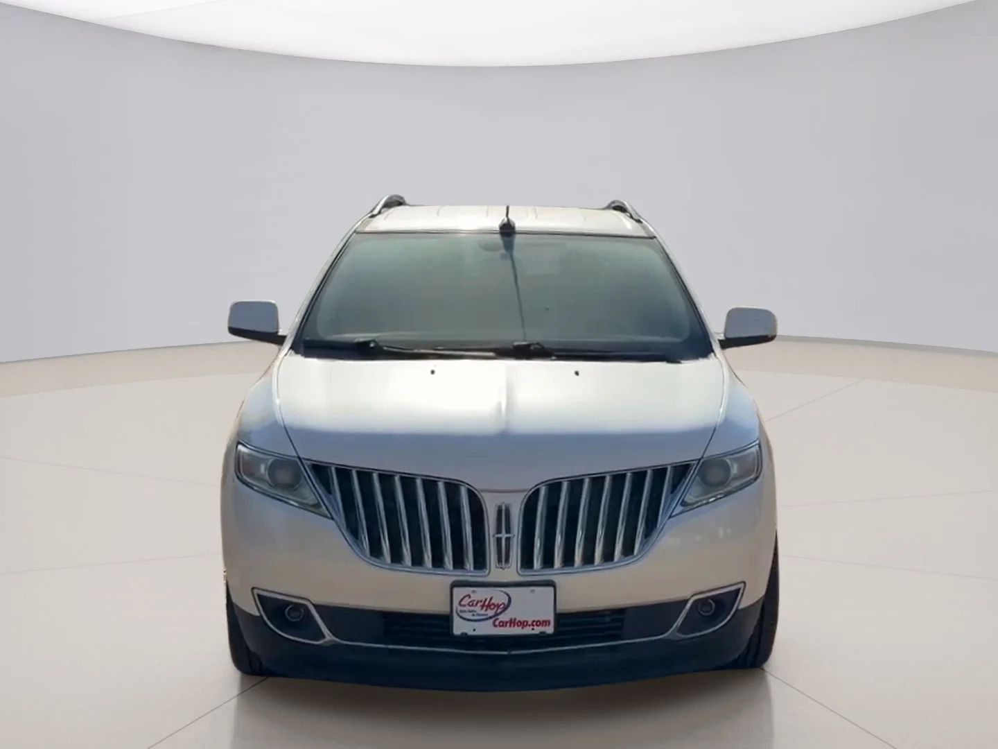 Used 2011 White Lincoln AWD image 8