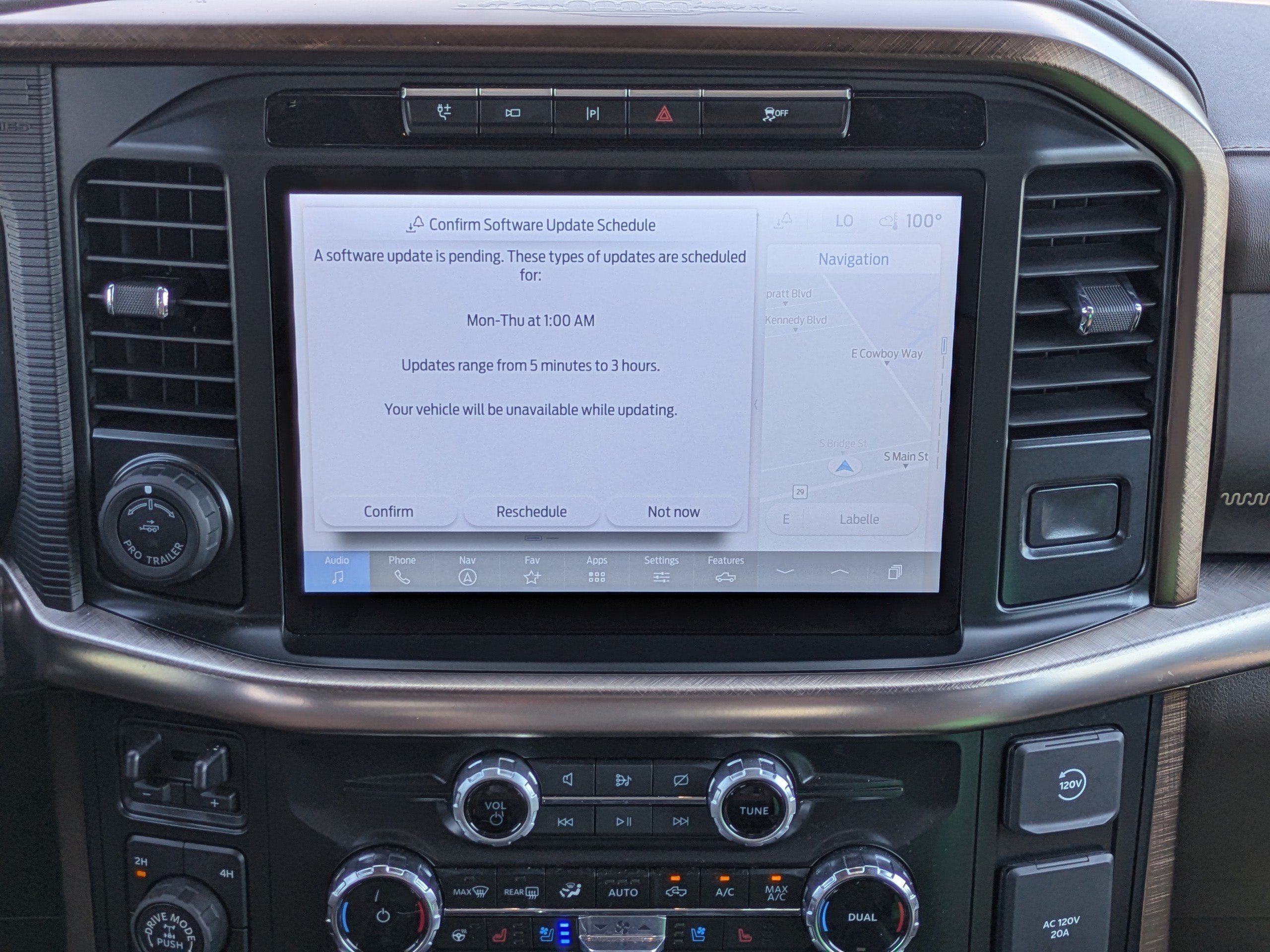 Used 2024  Ford King Ranch image 17