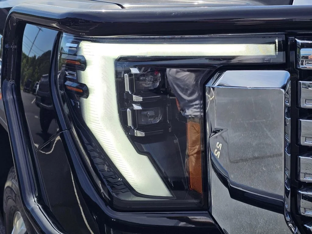 Used 2024 Onyx Black GMC Denali DRW image 4