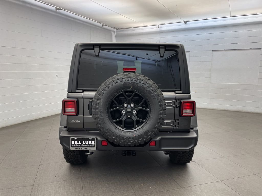 New 2026 Granite Crystal Metallic Clear-Coat Exterior Paint Jeep Willys image 4