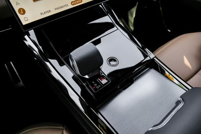 New 2026  Land Rover Dynamic SE image 29