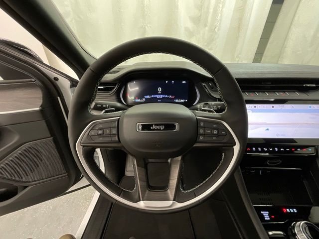 New 2026 Bright White Clear-Coat Exterior Paint Jeep Altitude image 11