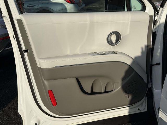 New 2026 White Hyundai SEL AWD image 28
