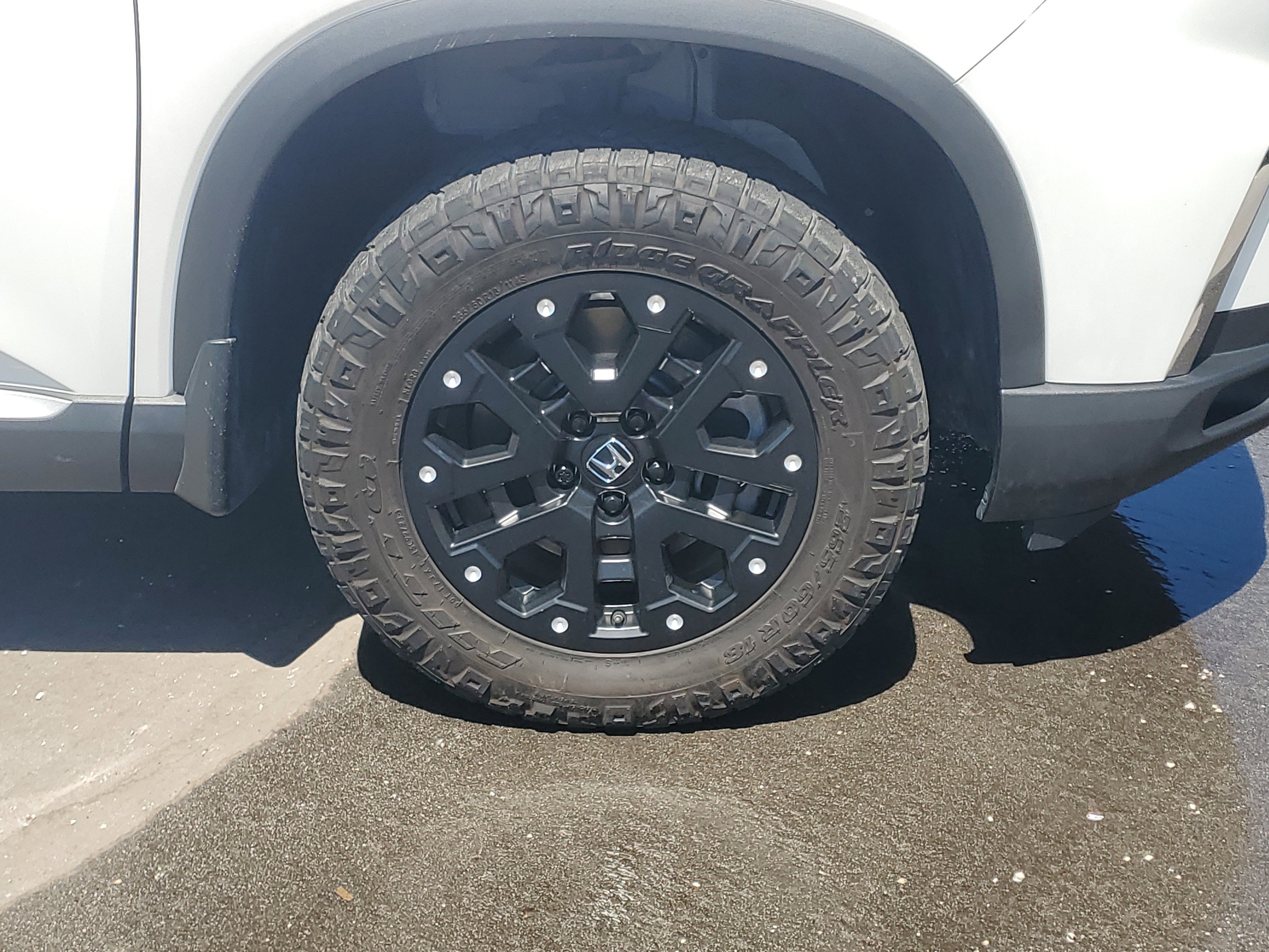 Used 2025 White Honda Touring image 6