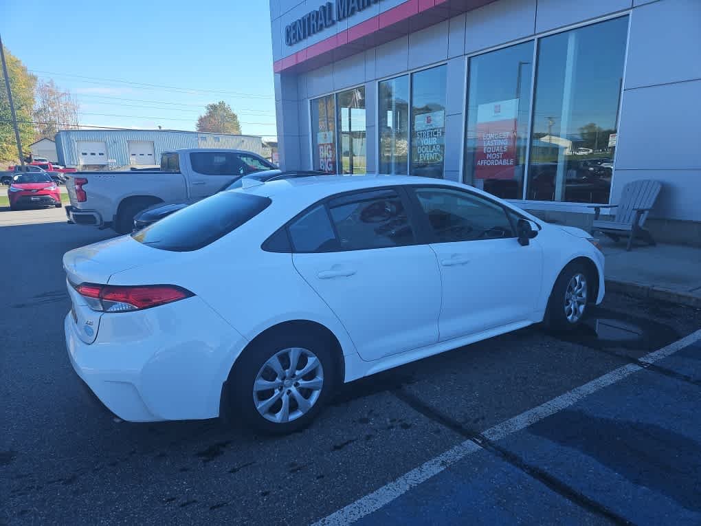Used 2024 Ice Cap Toyota LE image 3