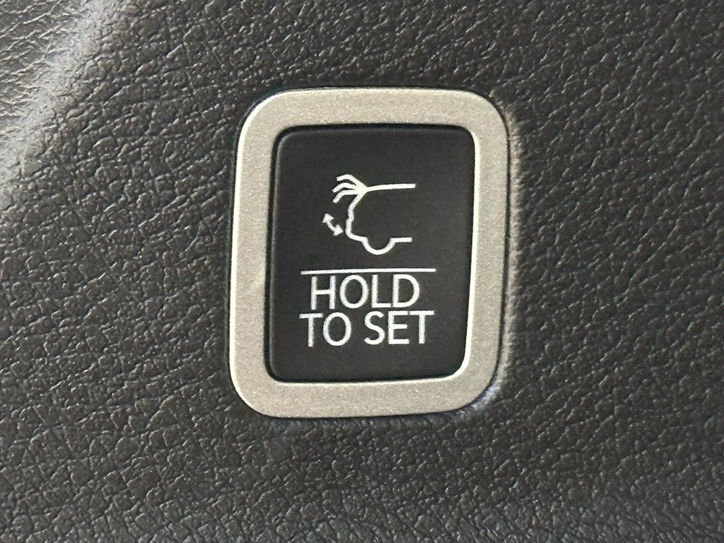 Used 2027 Red Chrysler Wheelchair Accessible-LX image 12