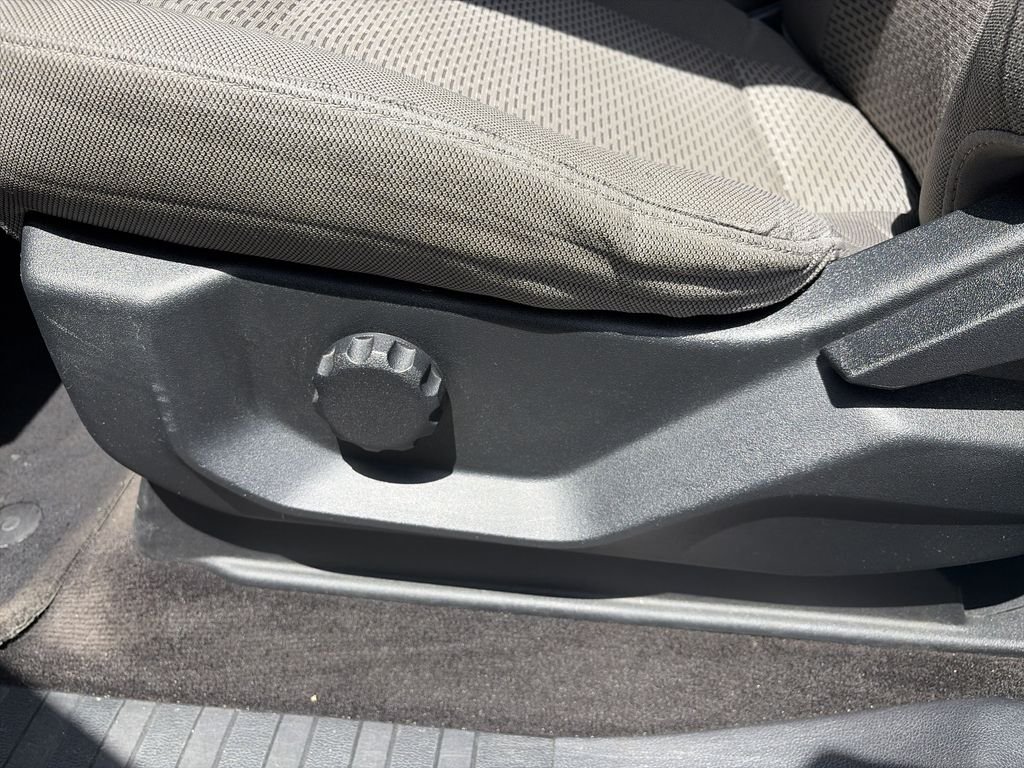 Used 2015 White Ford XLT image 13