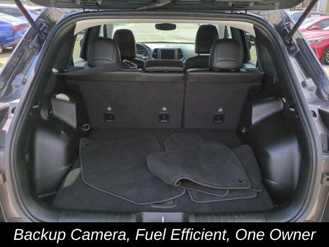 Used 2022 Gray Jeep Latitude Lux image 13