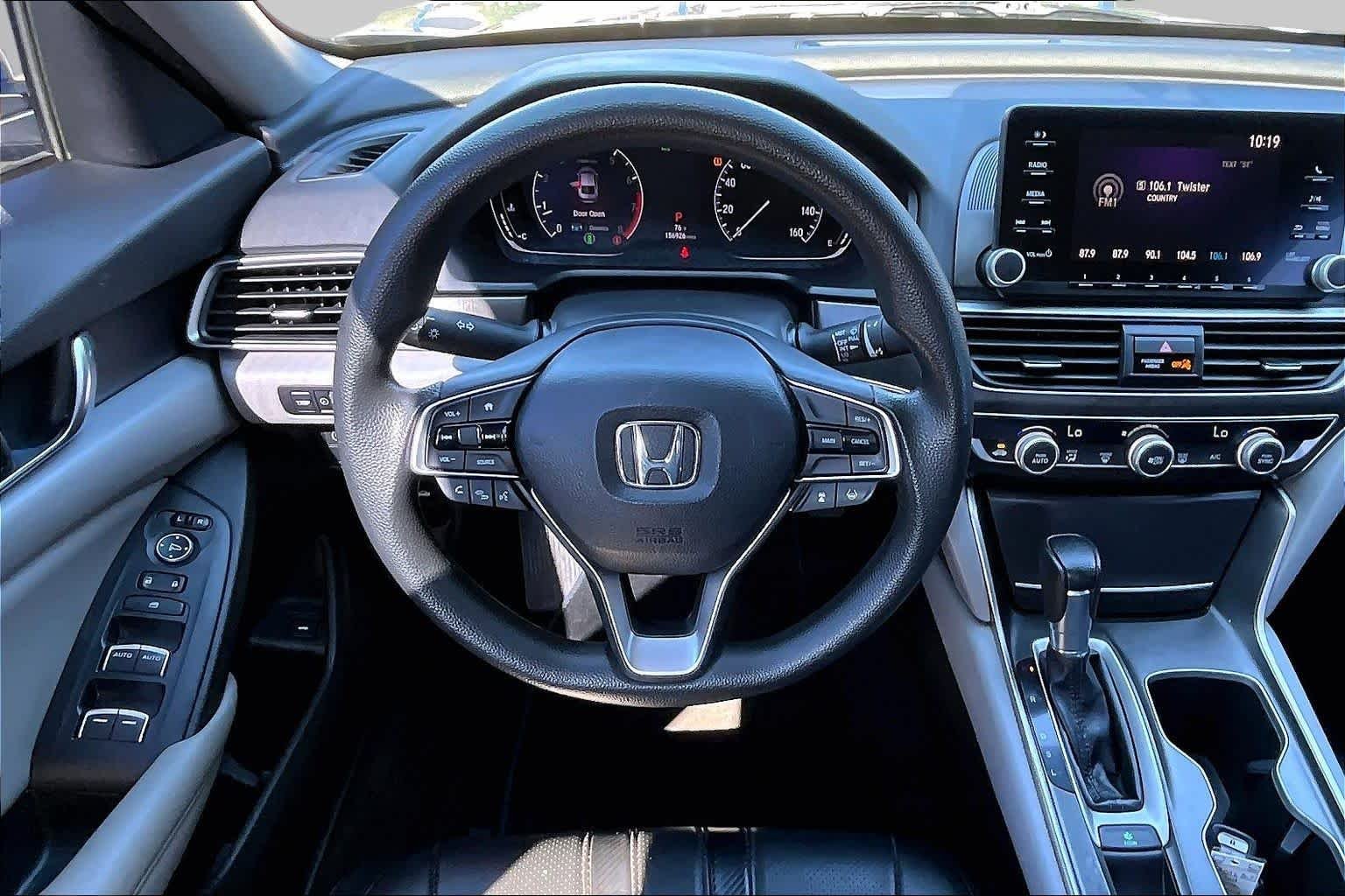 Used 2019 Lunar Silver Metallic Honda LX 1.5T image 6