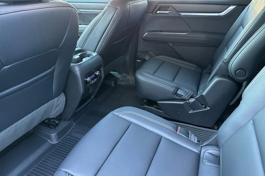 2026 GMC Acadia Elevation - Photo 10