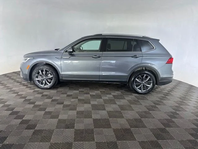 Used 2022  Volkswagen 2.0T SE image 8