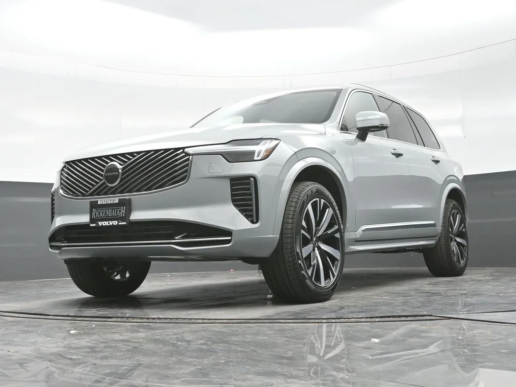 New 2026 Vapour Grey Volvo Core image 32