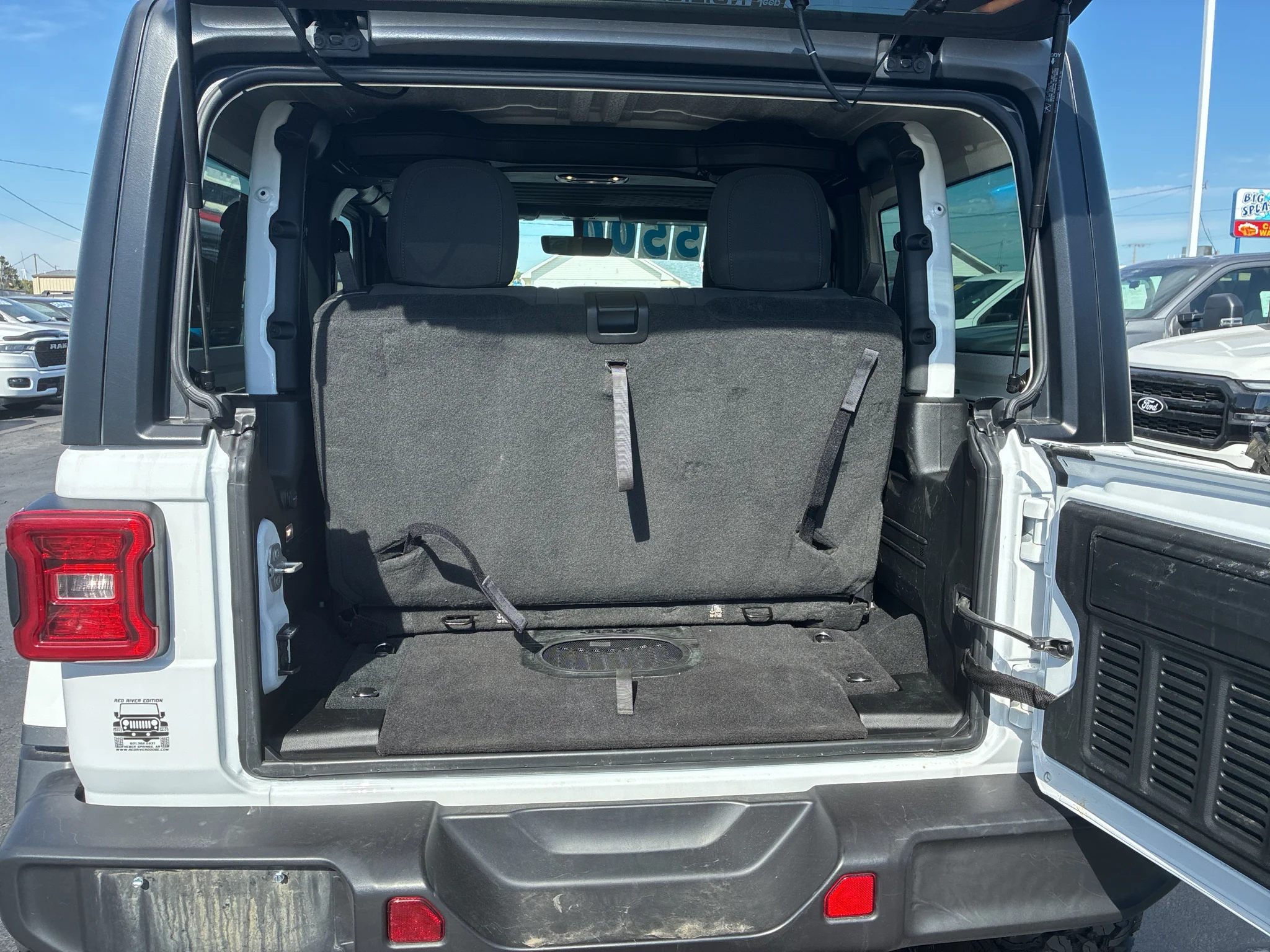 Used 2023 Bright White Clearcoat Jeep Rubicon image 9