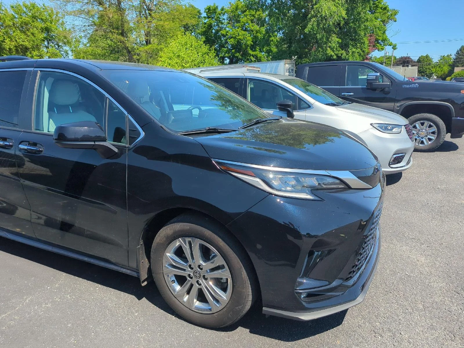 Used 2023 Midnight Black Me Toyota XSE image 5