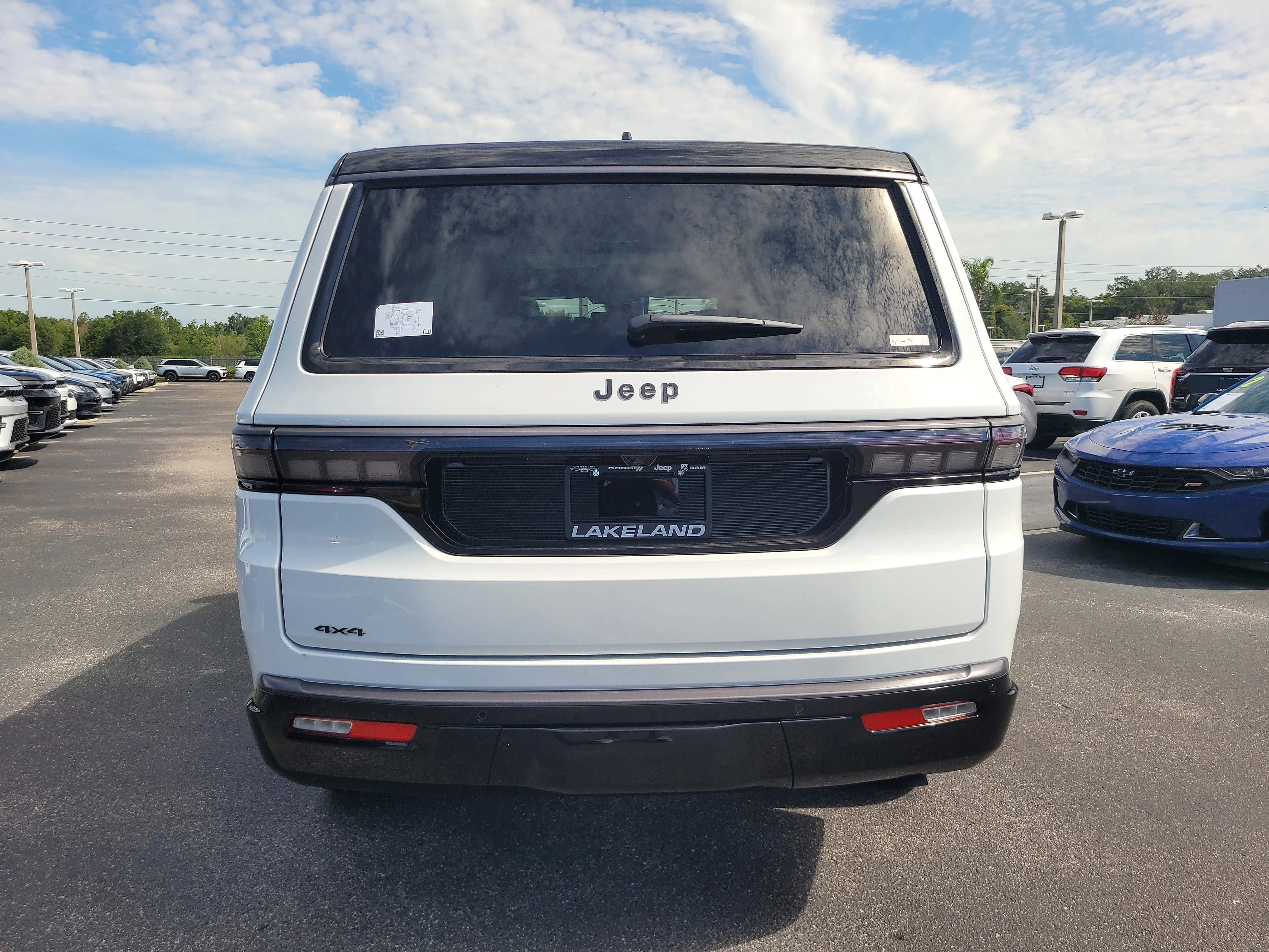 New 2026 Bright White Clearcoat Jeep Summit Obsidian image 7