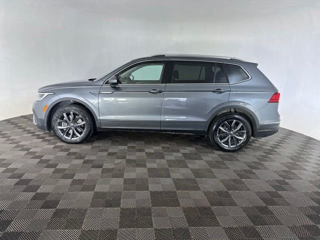 Used 2022  Volkswagen 2.0T SE image 8