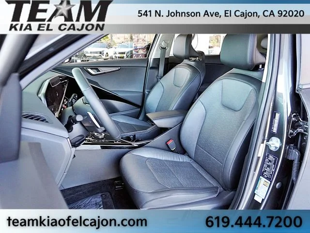 Used 2023 Gray Kia Wave image 15