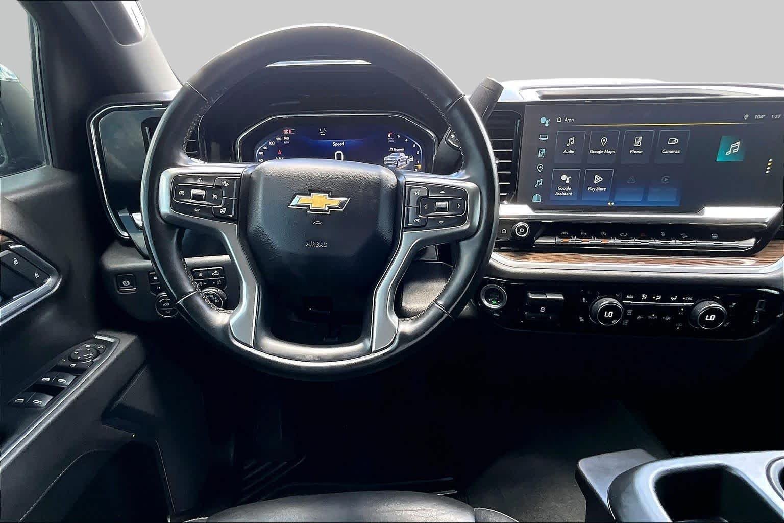 Used 2025 Cypress Gray Chevrolet LT image 6