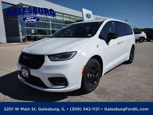 2024 Chrysler Pacifica PHEV Select