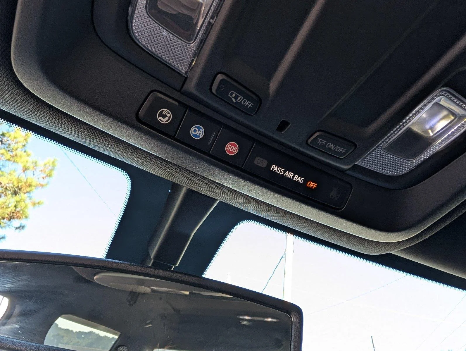 Used 2022 ONYX BLACK GMC AT4 image 25