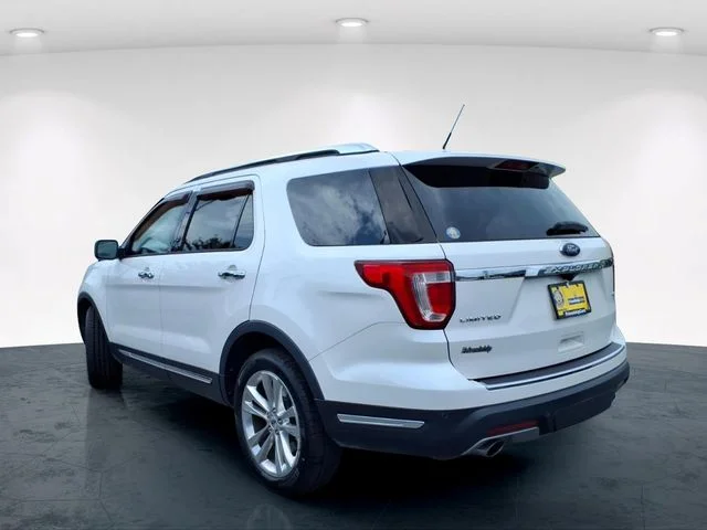 Used 2019 White Ford Limited image 9