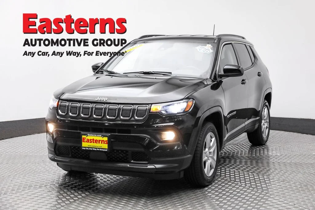 Used 2022 Black Jeep Latitude image 1