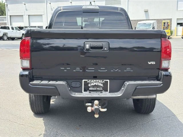 Used 2022 Black Toyota SR5 image 12