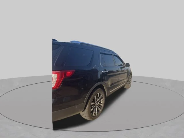 Used 2017 Black Ford Platinum image 8