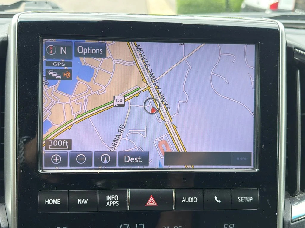 Used 2018 Blizzard Pearl Toyota  image 10