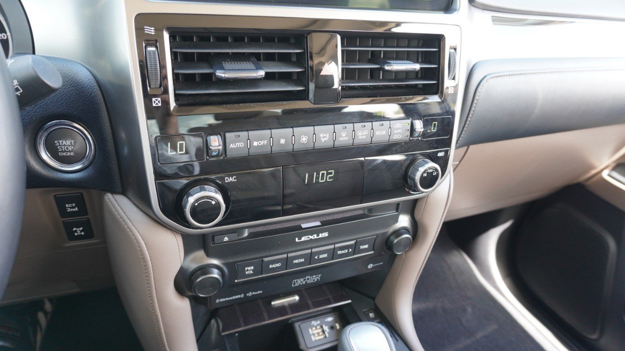 Certified Used 2023 EMINENT WHITE PEARL Lexus GX 460 Premium image 19
