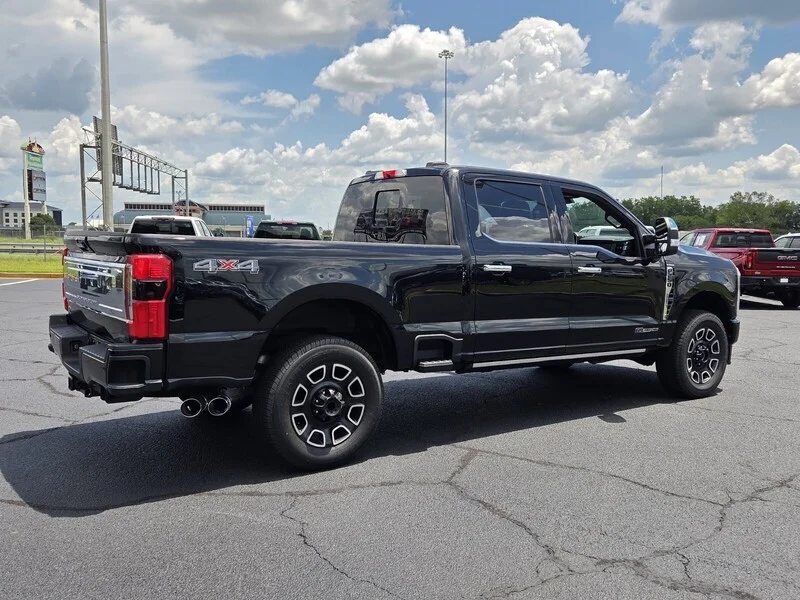 Used 2024 Black Metallic FORD PLATINUM 4WD CREW CAB 6.75