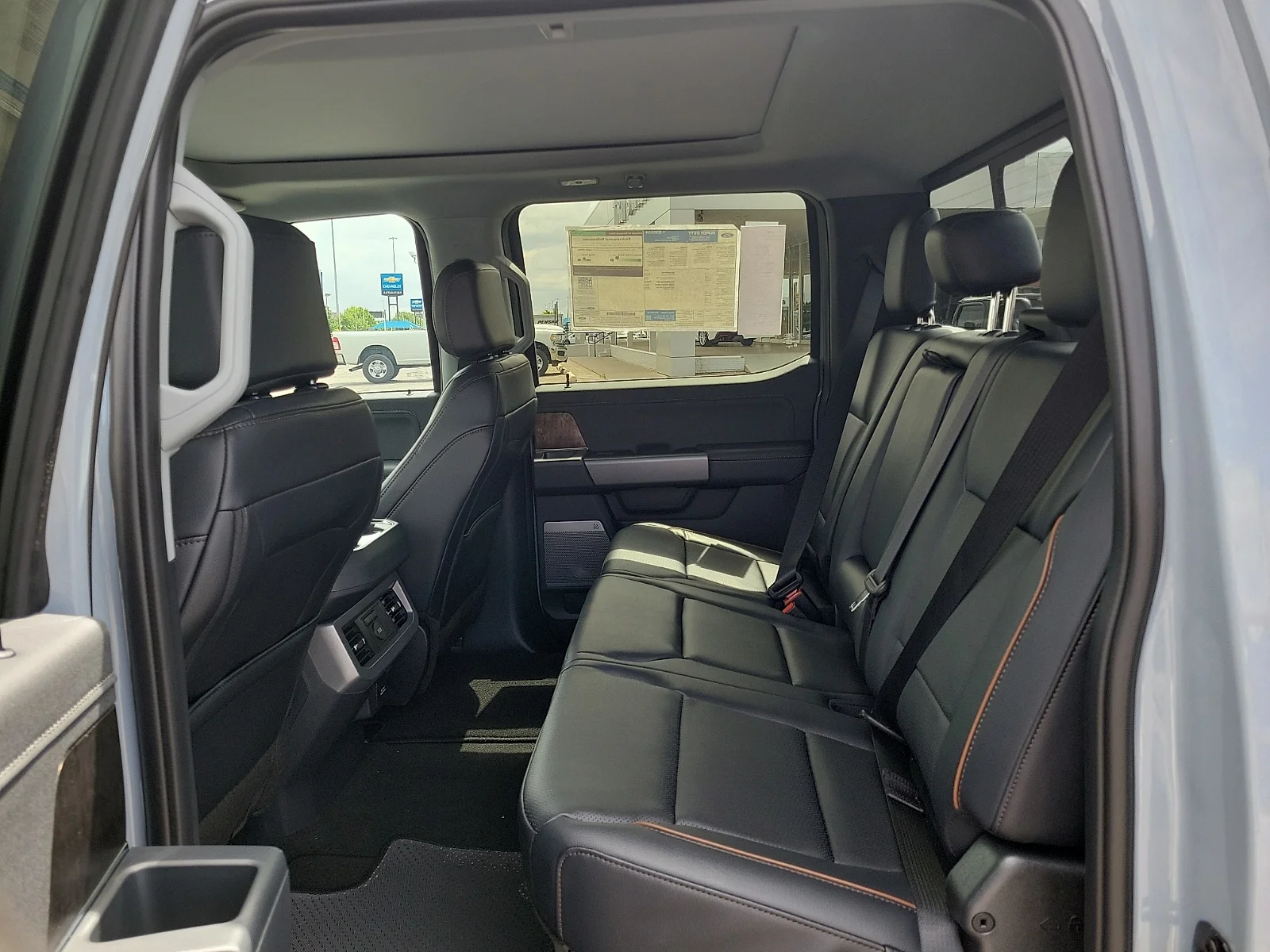 New 2026 Glacier Gray Metallic Tri-Coat Ford F-250&reg; Lariat&reg; image 9