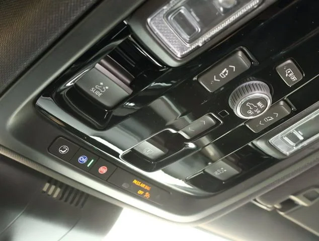 2026 Chevrolet Suburban High Country - Photo 23