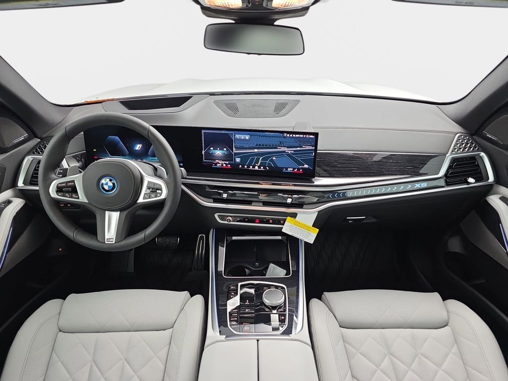 New 2026 Alpine White BMW xDrive50e image 10