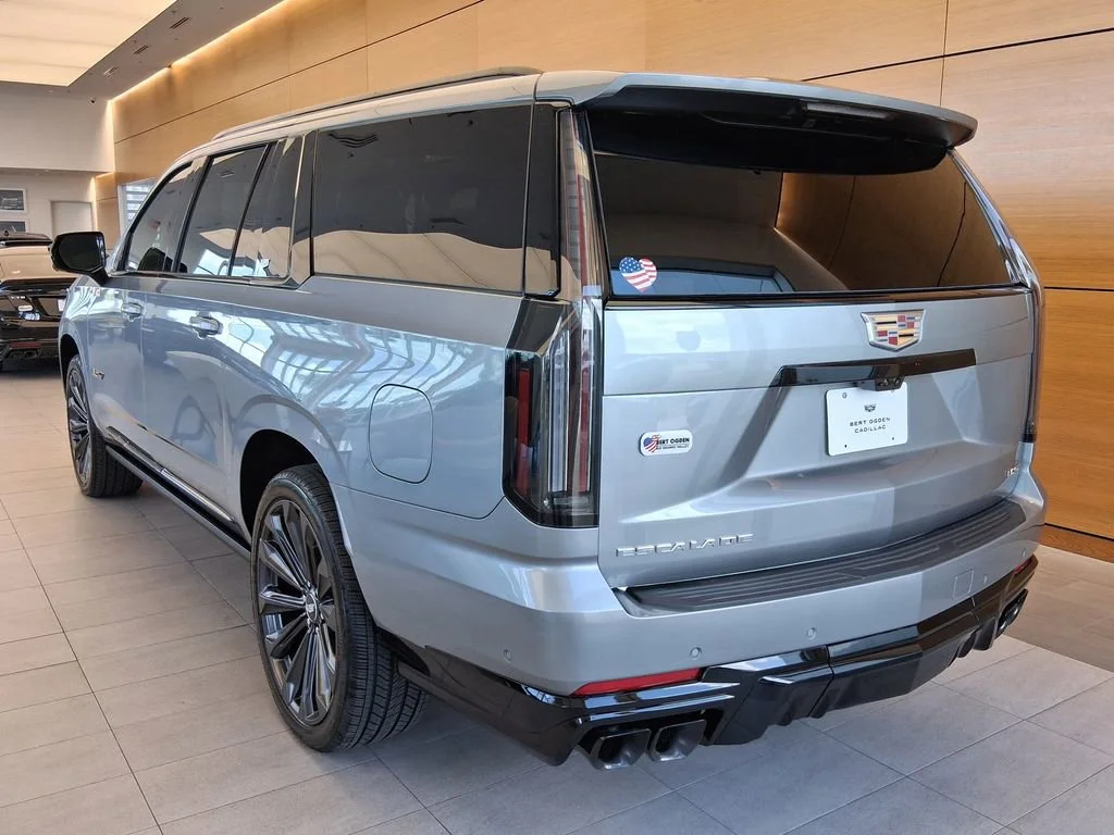 New 2026 Argent Silver Metallic Cadillac V-Series image 4