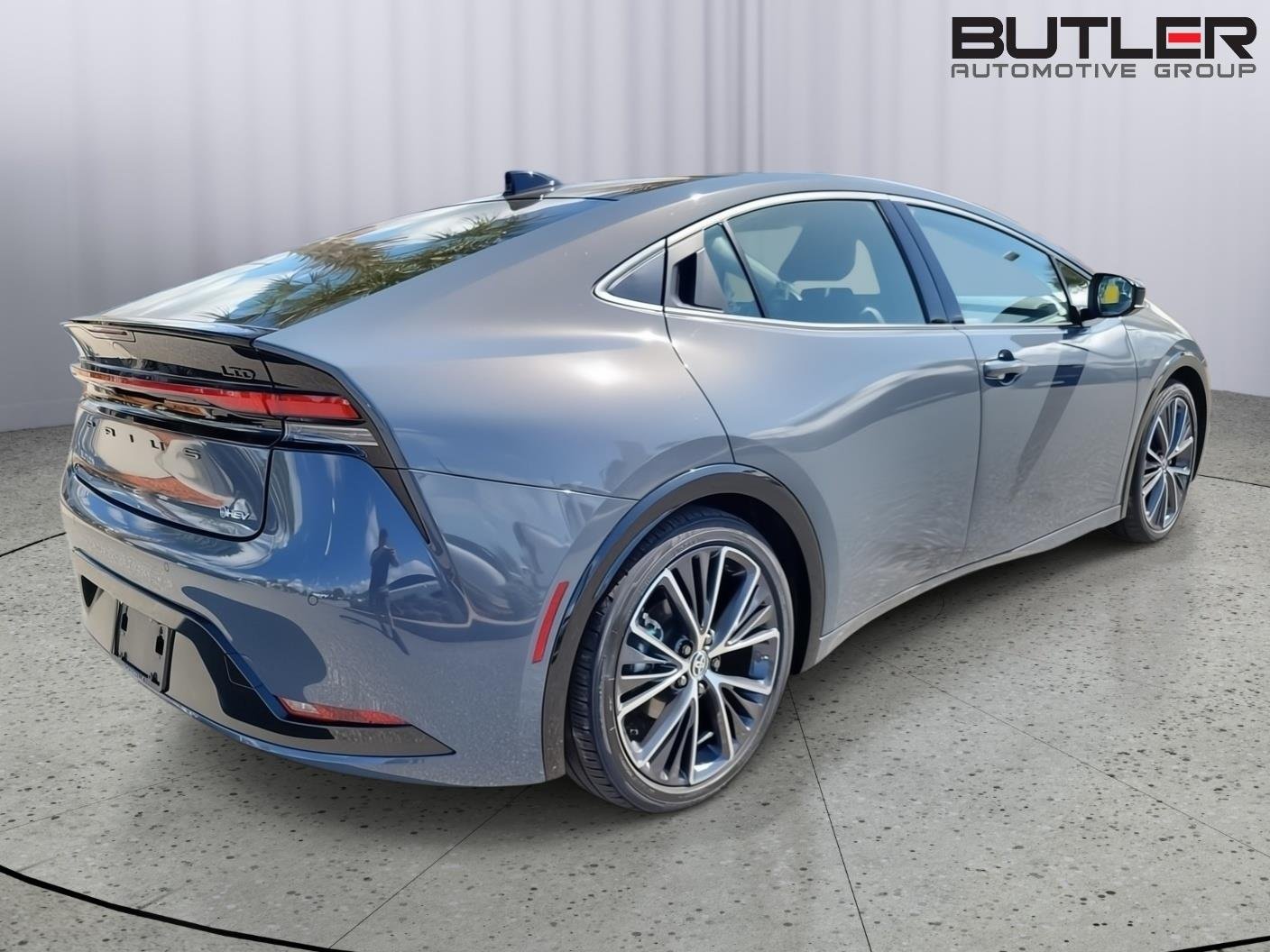 Used 2025 Guardian Gray Toyota Limited image 3