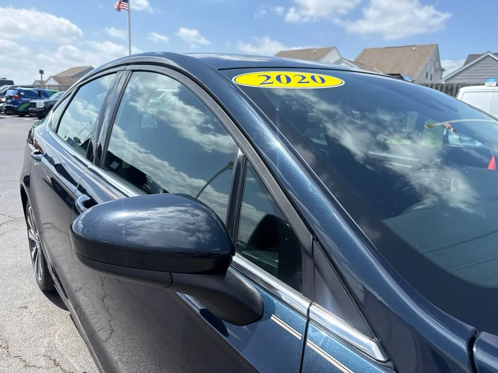 Used 2020 Blue Ford SE image 14