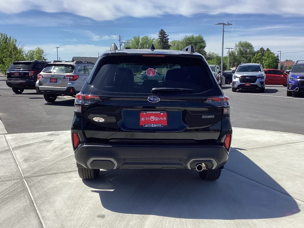 New 2026 CRYSTAL BLACK SILICA Subaru Limited Hybrid image 4
