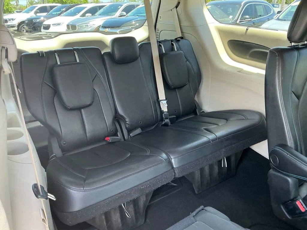 Used 2021 White Chrysler Touring L image 17