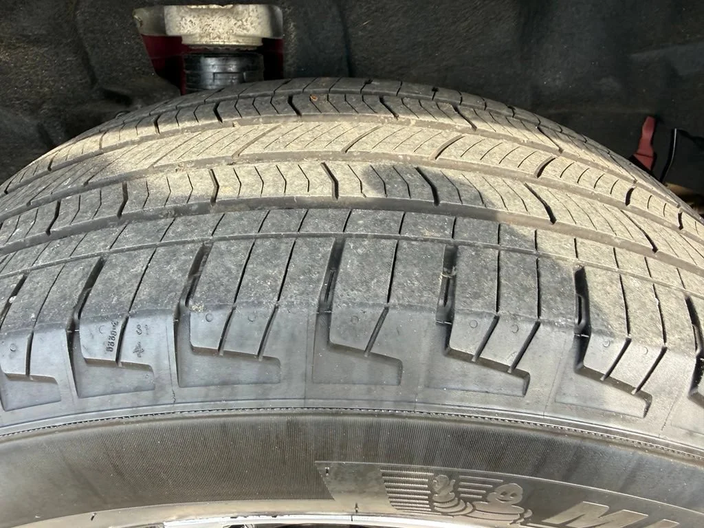 Used 2023 Red Jeep Limited image 39