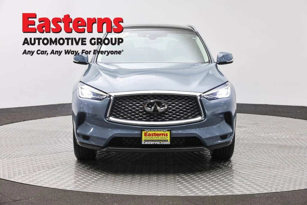 Used 2023 Gray INFINITI LUXE image 2