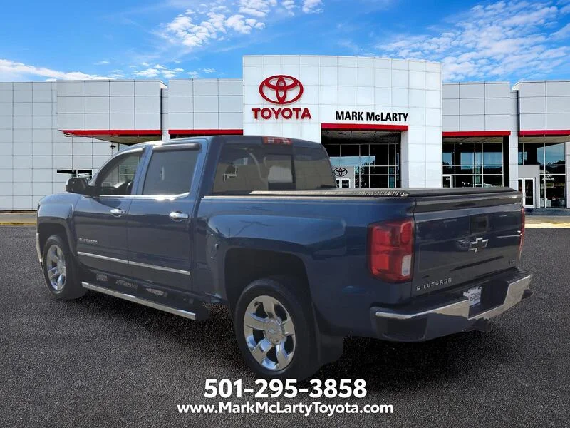 Used 2018 Deep Ocean Blue CHEVROLET 4WD CREW CAB 143.5" LTZ W/1LZ image 3