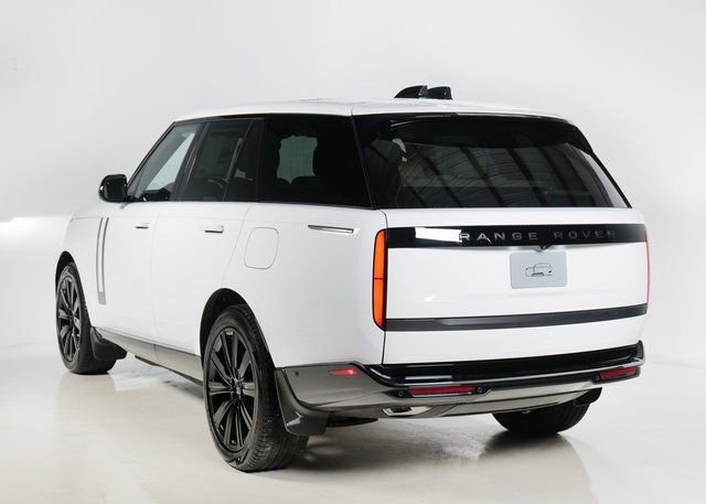 New 2026 Fuji White Land Rover SE image 31