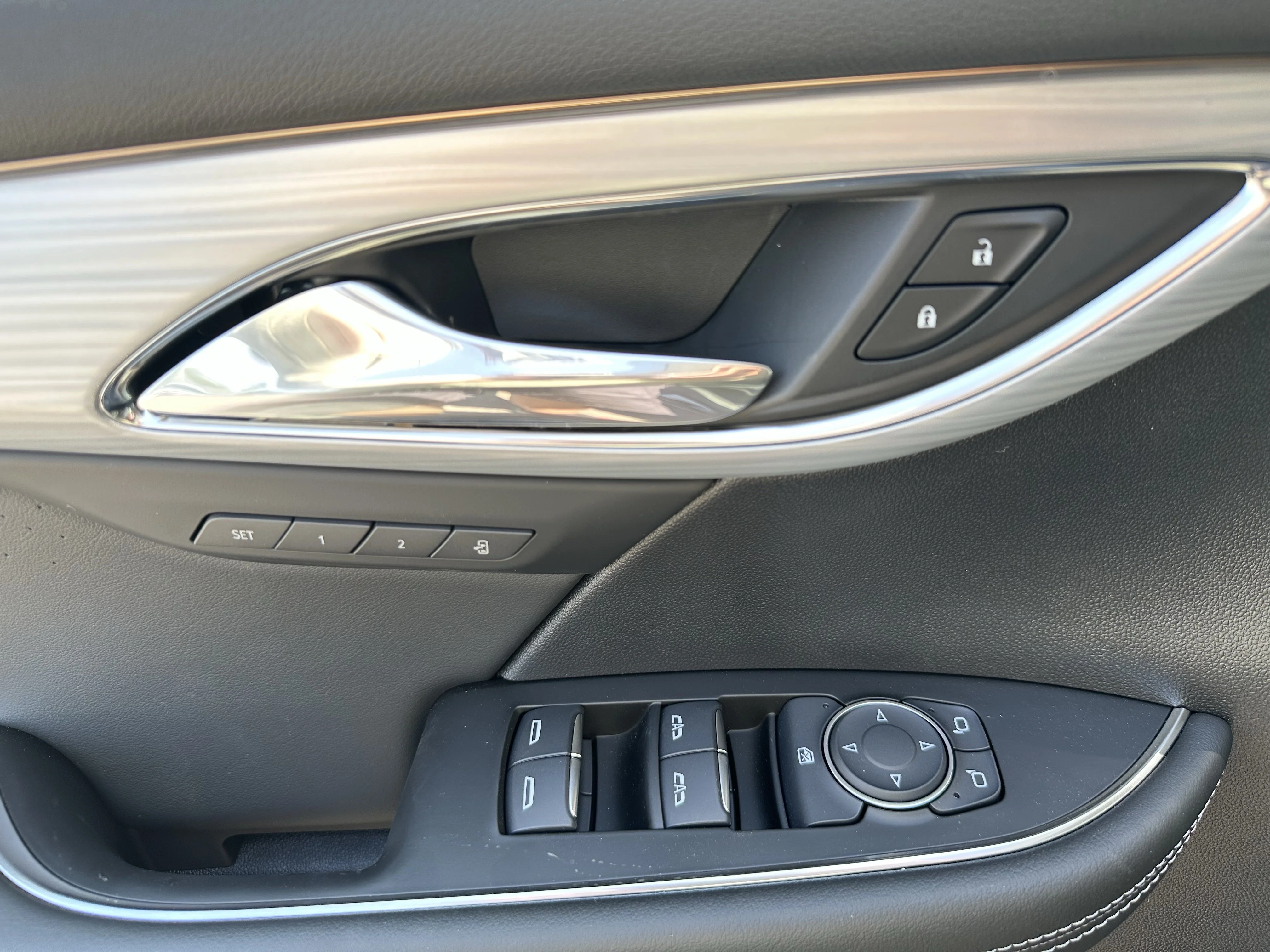 New 2026 Ebony Twilight Metallic Buick Avenir image 8