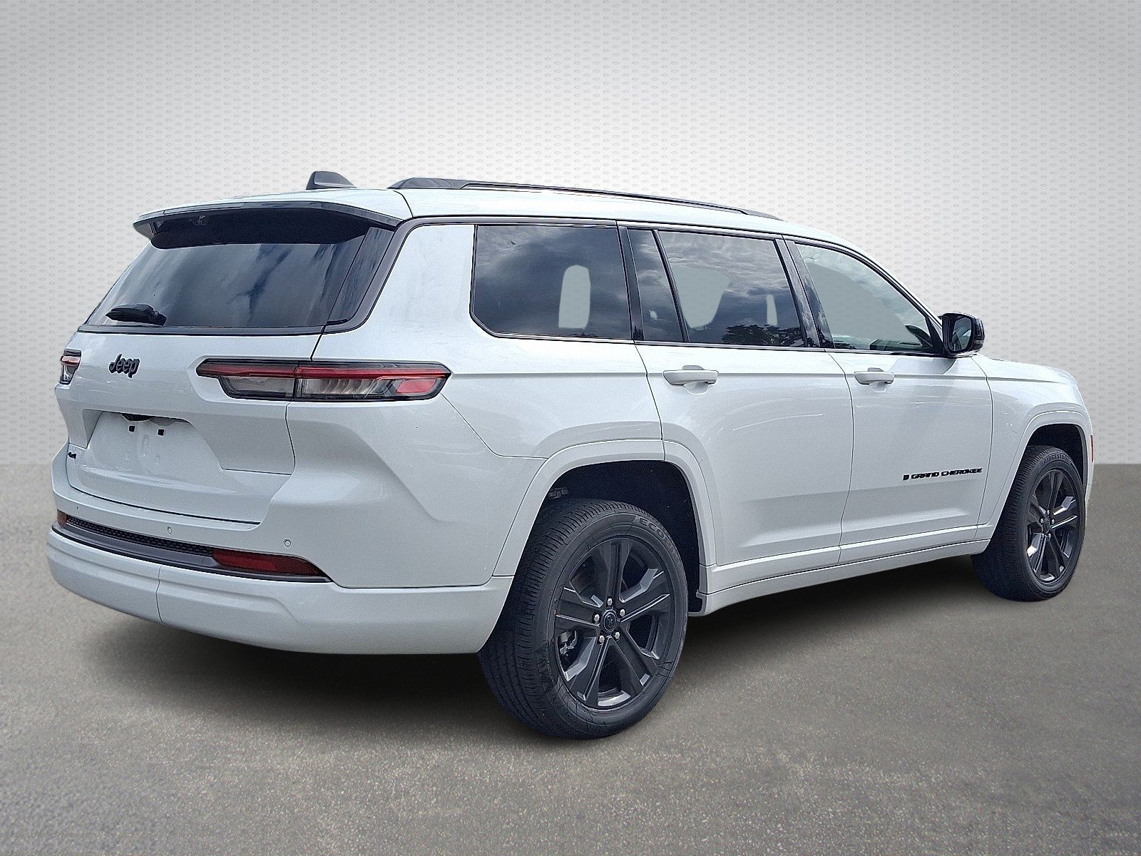 New 2027 Bright White Clear-Coat Paint Jeep Limited Reserve 4x4 image 4