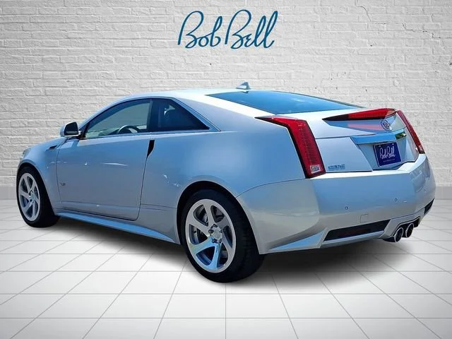 Used 2011 RADIANT SILVER METALLIC Cadillac RWD image 4