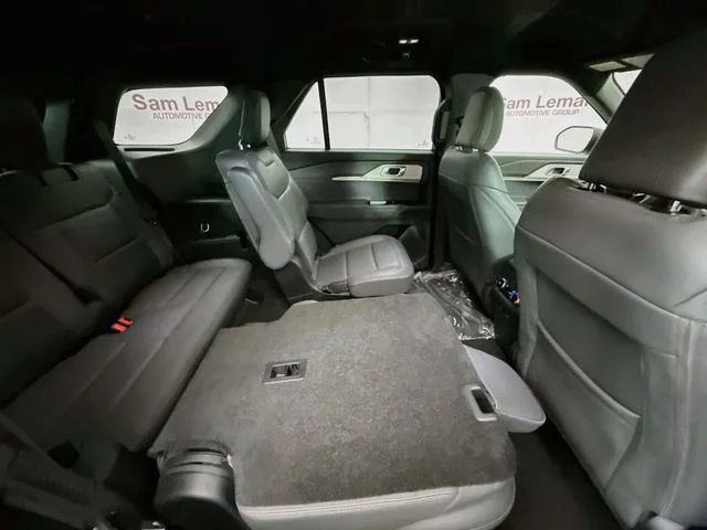 New 2027 Carbonized Gray Metallic Ford Active image 28